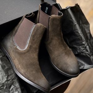 Thursday Boot Co. Duchess Chelsea Boots 9